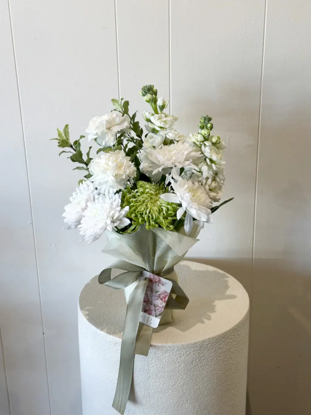 Buds on B, Buderim florist shop, Buderim gift shop, fresh flowers, flower vases, Sunshine Coast florist shop, Sunshine Coast local florist, florist near me, flower delivery, fresh flower delivery, flowers, vases for flowers, florist shop Sunshine Coast, vases, pots, chocolates, gifts, flower posy vase, Woombye florist shop, hinterland florist, Nambour florist, Palmwoods florist, ivy and wood candles and diffusers, Sunshine Coast flower shop, Sunshine Coast Florist, Sunshine Coast Flower delivery 
